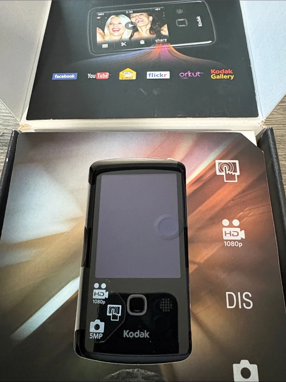 Kodak PlayTouch Black and Silver Video Camera Packaging